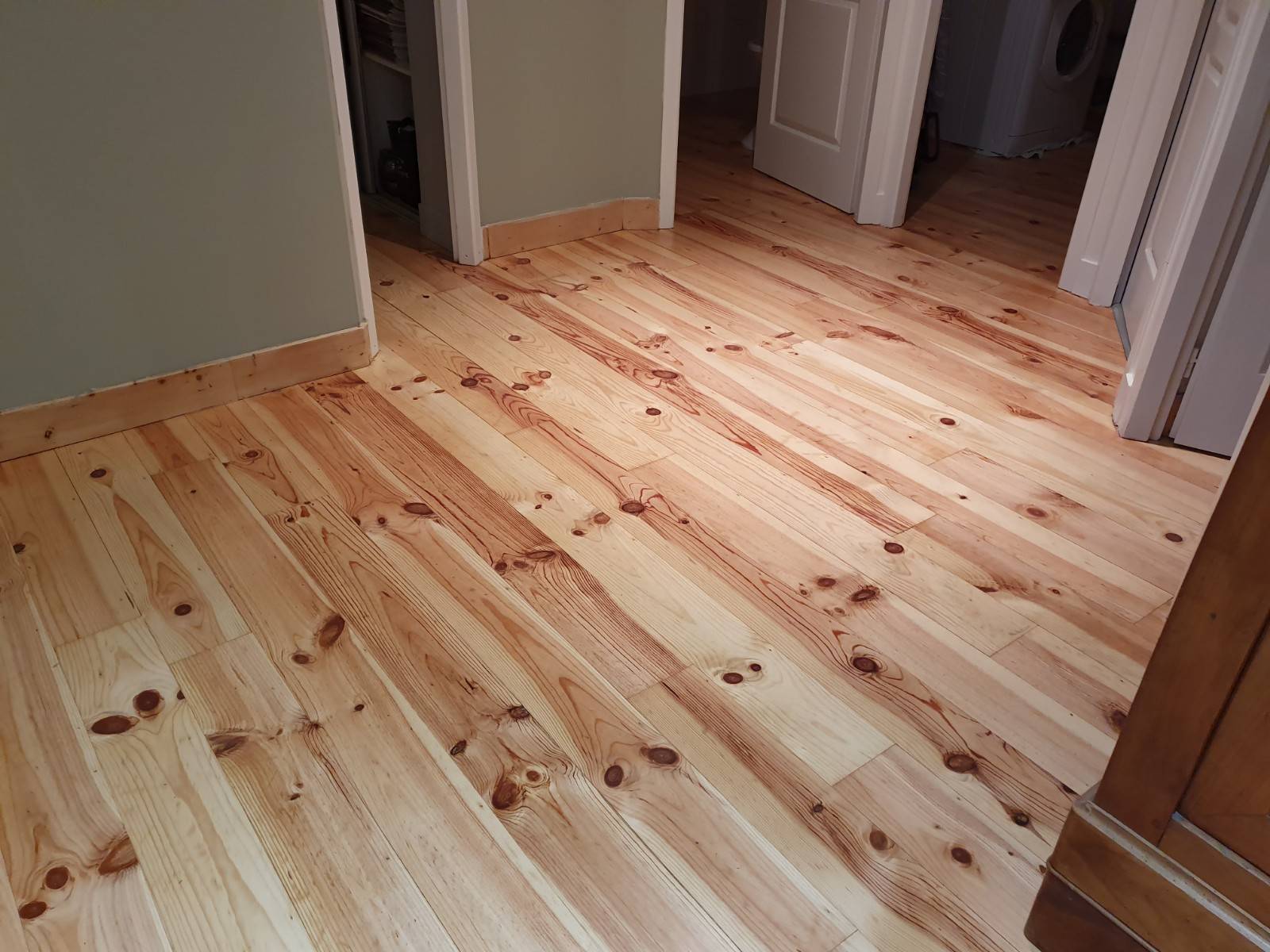 Pon age de parquet  en sapin  sur bordeaux Menuiserie 